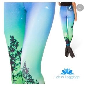 Lotus Enchanted forest leggings with top brand new size Large